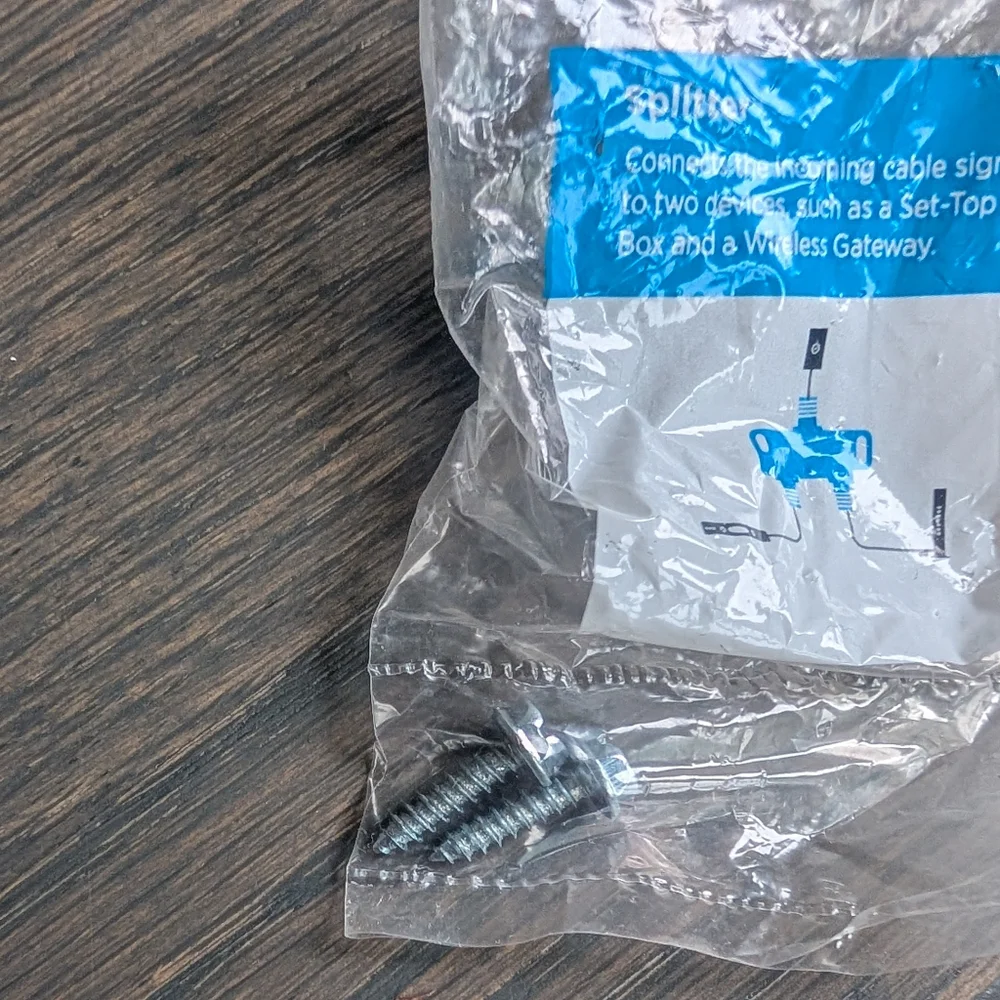 Extreme Broadband Cable Splitter – Dual Output for Seamless Signal Boost